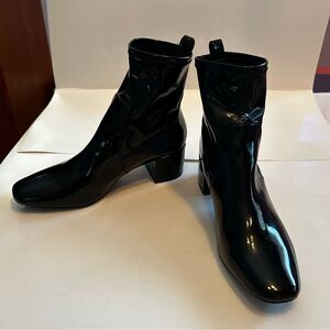 NWOT Aldo Black Ankle Booties with Glossy Finish
